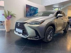 Silber (titaniumsilber) Neu 2025 Lexus NX350h Executive Line SUV | 46.100 €