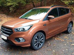 Braun Gebraucht 2017 Ford Kuga ST-Line SUV | 13.999 € (Fairer Preis)