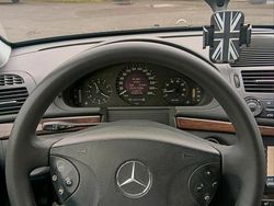 Schwarz Gebraucht 2006 Mercedes E320 Limousine | 6.000 €