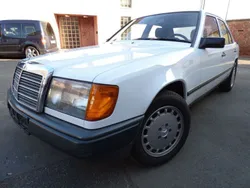 Weiß Gebraucht 1988 Mercedes E260 Limousine | 11.700 €