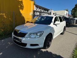 Weiß Gebraucht 2012 Skoda Octavia Ambition Kombi | 1.750 € (Teuer)