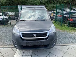 Grau Gebraucht 2016 Peugeot Partner Van / Kleinbus | 7.750 € (Fairer Preis)