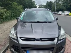 Grau Gebraucht 2014 Ford Kuga SUV | 13.200 € (Etwas zu teuer)