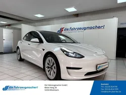 Weiss Gebraucht 2023 Tesla Model 3 Limousine | 27.988 € (Guter Preis)