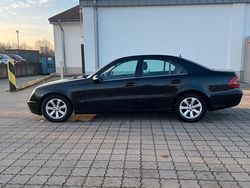 Schwarz Gebraucht 2004 Mercedes E220 Limousine | 2.500 €