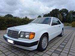 Weiß Gebraucht 1987 Mercedes 230 Coupé | 5.800 €