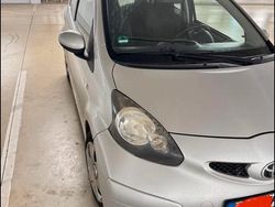 Grau Gebraucht 2008 Toyota Aygo Kleinwagen | 1.999 € (Etwas zu teuer)