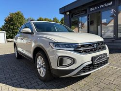 Grau Gebraucht 2024 VW T-Roc Life SUV | 25.490 € (Guter Preis)