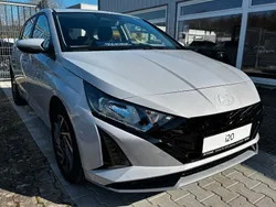 Grau Neu 2025 Hyundai i20 Trend Limousine | 19.628 € (Guter Preis)