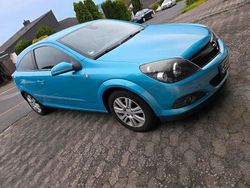 Blau Gebraucht 2009 Opel Astra GTC Kleinwagen | 2.500 € (Guter Preis)