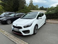 Weiß Gebraucht 2017 Kia Ceed GT Kleinwagen | 12.500 € (Fairer Preis)