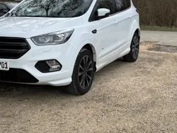 Weiß Gebraucht 2018 Ford Kuga ST-Line SUV | 18.700 € (Fairer Preis)