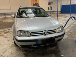 Silber Gebraucht 2001 VW Golf IV Kombi | 1.059 € (Fairer Preis)