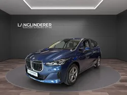 Phytonicblau metallic Gebraucht 2024 BMW 218 Active Tourer Van / Kleinbus | 29.900 € (Fairer Preis)