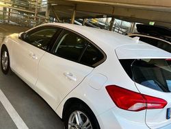 Weiß Gebraucht 2019 Ford Focus Cool & Connect Limousine | 12.700 € (Fairer Preis)