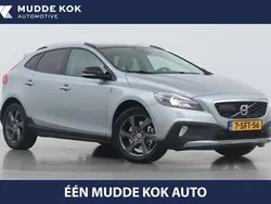 Grau Gebraucht 2013 Volvo V40 CC Summum Kombi | 22.371 €