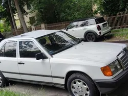 Weiß Gebraucht 1986 Mercedes 300 Limousine | 9.800 €