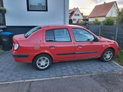 Rot Gebraucht 2005 Renault Clio II Limousine | 1.200 €