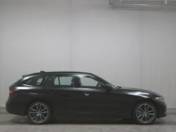 Schwarz Gebraucht 2022 BMW 330 Sport Line Kombi | 24.980 € (Guter Preis)