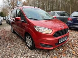 Rot Gebraucht 2016 Ford Tourneo Courier Trend Van / Kleinbus | 7.495 € (Guter Preis)