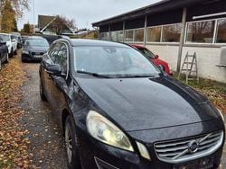 Schwarz Gebraucht 2013 Volvo V60 Momentum Kombi | 3.500 € (Etwas zu teuer)