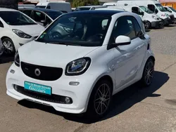 Weiß Gebraucht 2017 Smart ForTwo Coupé Brabus Coupé | 17.990 € (Guter Preis)