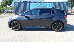 Grau Gebraucht 2022 Cupra Born Kleinwagen | 23.690 € (Guter Preis)