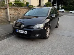 Schwarz Gebraucht 2010 VW Golf Plus Cross Team Van / Kleinbus | 5.699 € (Fairer Preis)