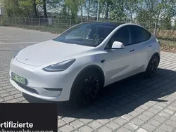 Weiß Gebraucht 2024 Tesla Model Y SUV | 39.500 € (Fairer Preis)