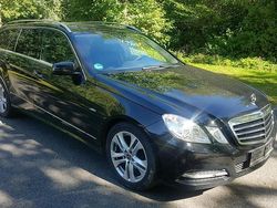 Schwarz Gebraucht 2011 Mercedes E200 Avantgarde Kombi | 8.900 € (Guter Preis)
