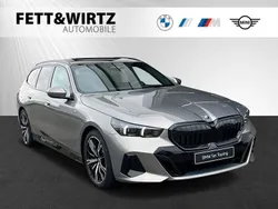 Grau Gebraucht 2024 BMW 520 M Sport Kombi | 63.990 € (Teuer)