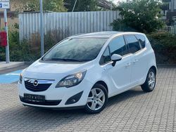 Weiß Gebraucht 2012 Opel Meriva Color Edition Van / Kleinbus | 3.690 € (Fairer Preis)