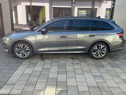Grau Gebraucht 2024 Skoda Octavia Selection Kombi | 33.650 € (Fairer Preis)