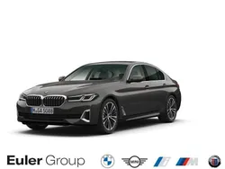 Grau Gebraucht 2022 BMW 540 Limousine | 48.999 € (Guter Preis)