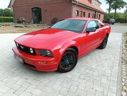 Rot Gebraucht 2005 Ford Mustang GT Premium Coupé | 17.250 € (Etwas zu teuer)