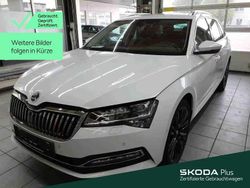 2y moonweiss metallic (metallic) Gebraucht 2022 Skoda Superb Style Kombi | 30.999 € (Fairer Preis)