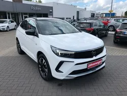 Weiß Gebraucht 2023 Opel Grandland X Elegance SUV | 29.490 € (Etwas zu teuer)