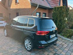 Deep black perleffekt Gebraucht 2017 VW Touran Sound Van / Kleinbus | 14.790 € (Etwas zu teuer)