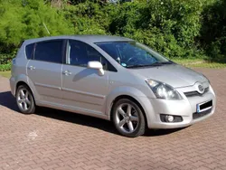 Silber Gebraucht 2009 Toyota Corolla Verso Sol Van / Kleinbus | 5.200 € (Teuer)