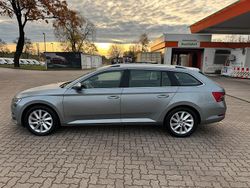 Grau Gebraucht 2020 Skoda Superb Kombi | 20.500 € (Guter Preis)