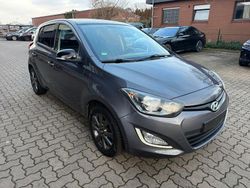 Grau Gebraucht 2014 Hyundai i20 Edition Kleinwagen | 5.399 € (Fairer Preis)