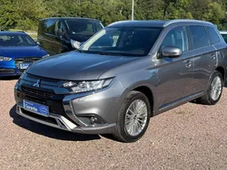 Grau Gebraucht 2020 Mitsubishi Outlander P-HEV Basis SUV | 17.950 € (Superpreis)