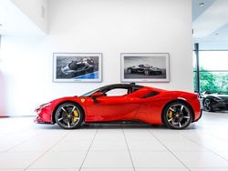 Rot Gebraucht 2024 Ferrari SF90 | 514.900 €