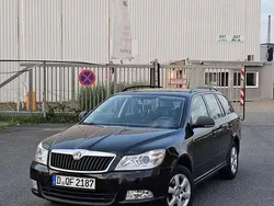 Schwarz Gebraucht 2012 Skoda Octavia Classic Kombi | 4.299 € (Guter Preis)