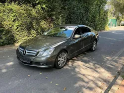 Gold Gebraucht 2010 Mercedes E200 Coupé | 4.700 €