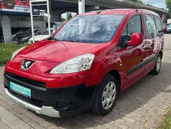 Rot Gebraucht 2011 Peugeot Partner Tepee Tendance Van / Kleinbus | 6.299 € (Fairer Preis)