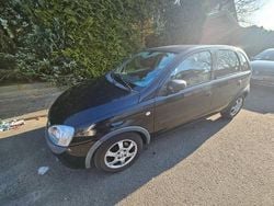 Schwarz Gebraucht 2001 Opel Corsa Limousine | 650 € (Superpreis)