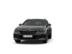 Grau Gebraucht 2024 BMW 520 Comfort Edition Kombi | 62.211 € (Teuer)