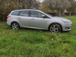 Silber Gebraucht 2015 Ford Focus Business Edition Kombi | 6.800 € (Fairer Preis)