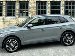 Grau Gebraucht 2021 Audi Q5 Sport SUV | 35.990 € (Guter Preis)